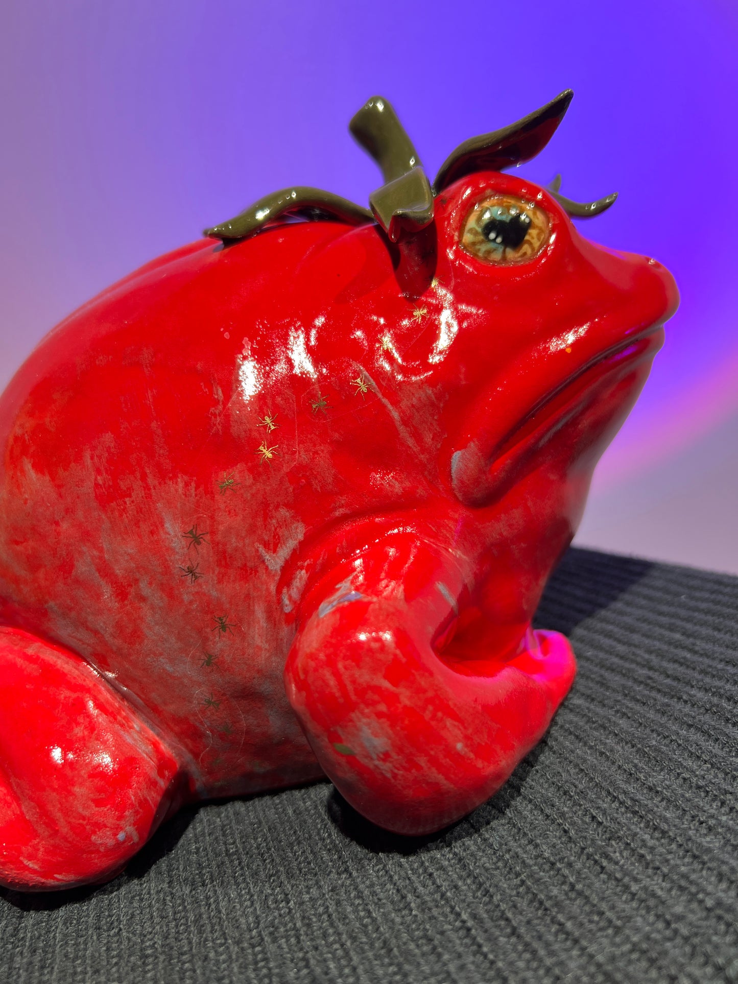 Helen the Heirloom Tomatoad with Real Gold Ants