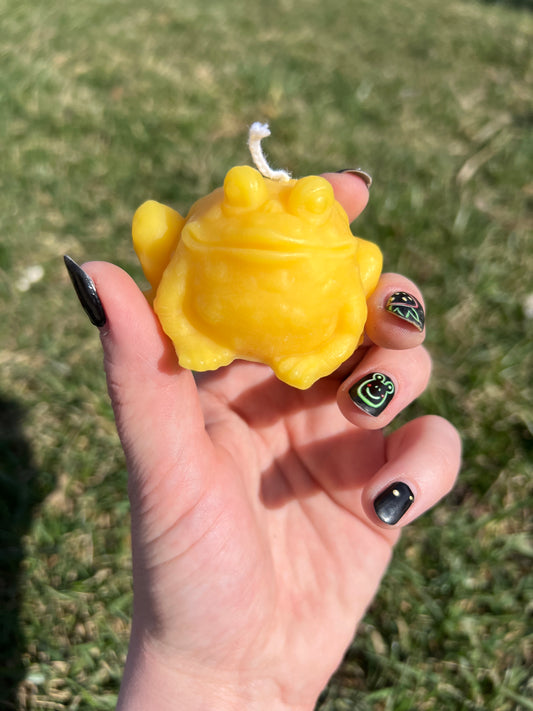 Yellow Strawberry Scented Toad Candle