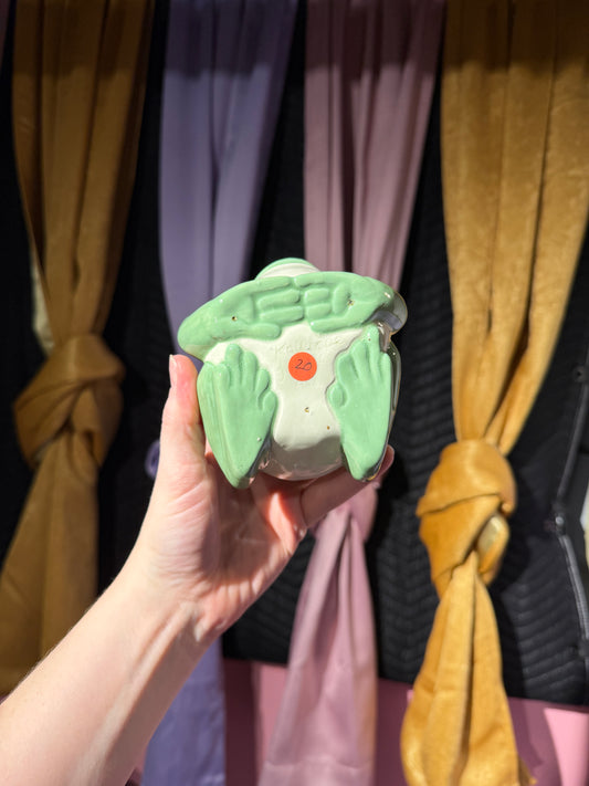 Vernon the White's Tree Frog