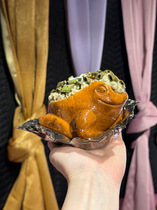 Chivette the Potatoad with Butter, Chives & Sour Cream Served on a Golden “Foil” Dish