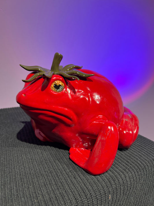 Helen the Heirloom Tomatoad with Real Gold Ants