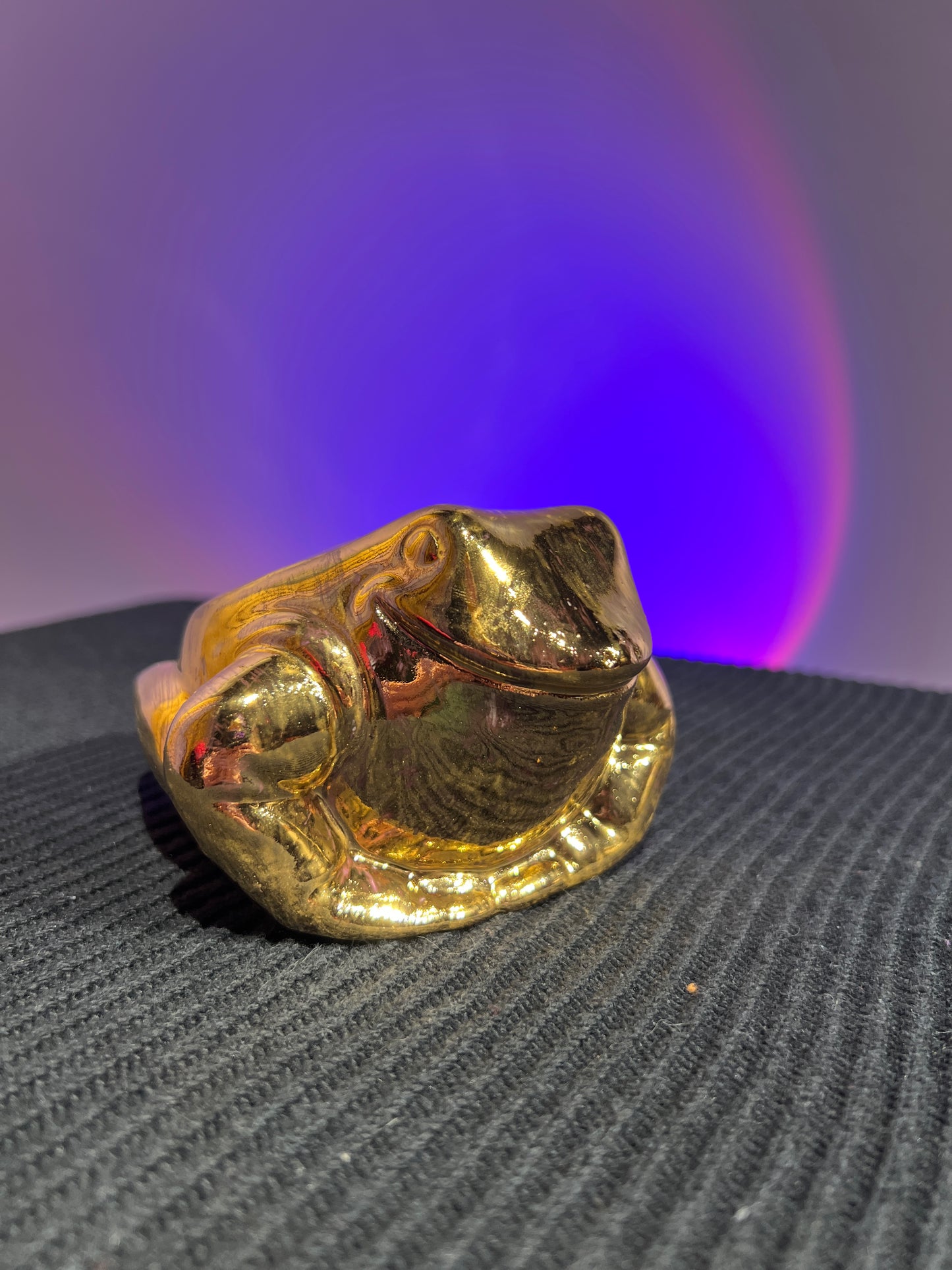 *AUCTION* Daddy, the First Ever Small Frog fired with Real Gold Luster