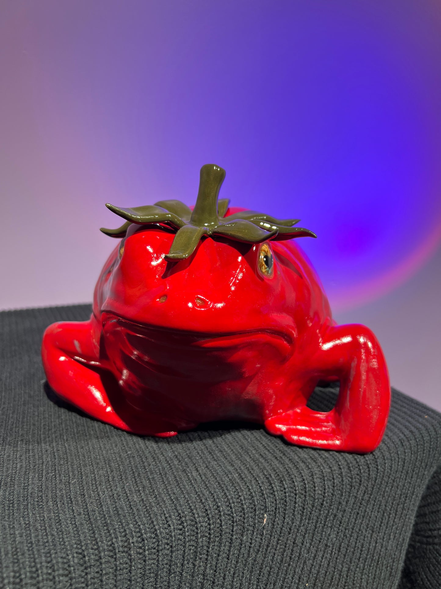 Helen the Heirloom Tomatoad with Real Gold Ants