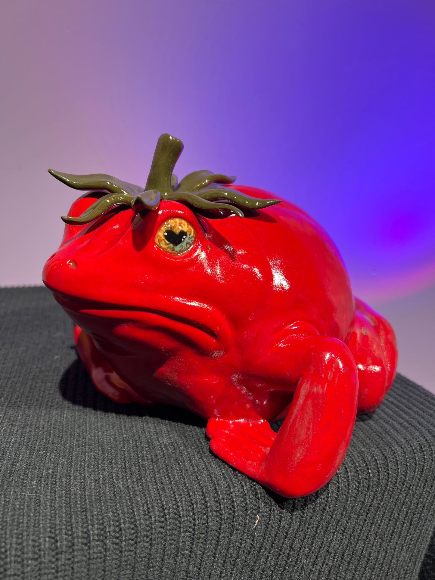 Helen the Heirloom Tomatoad with Real Gold Ants