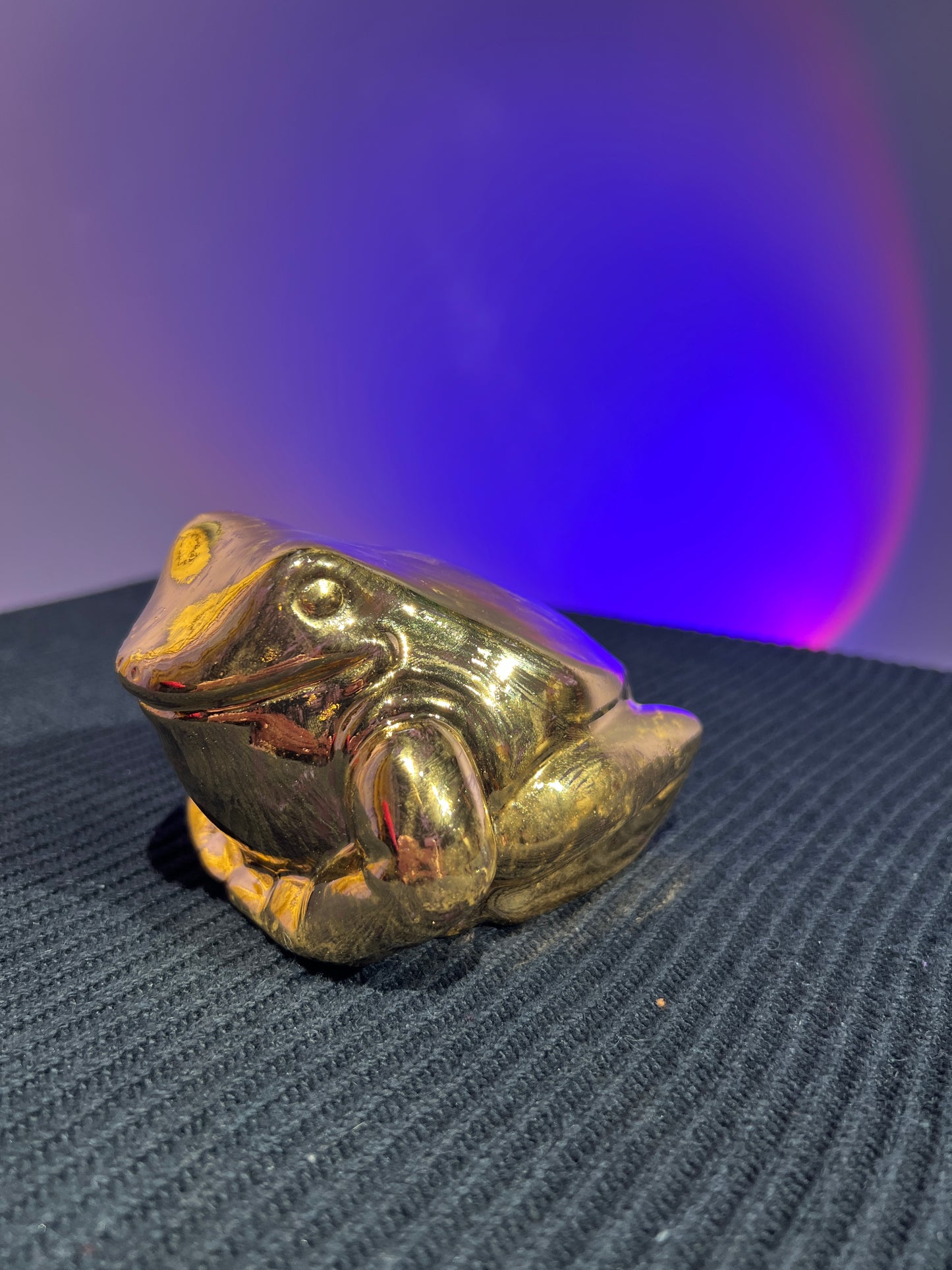 *AUCTION* Daddy, the First Ever Small Frog fired with Real Gold Luster